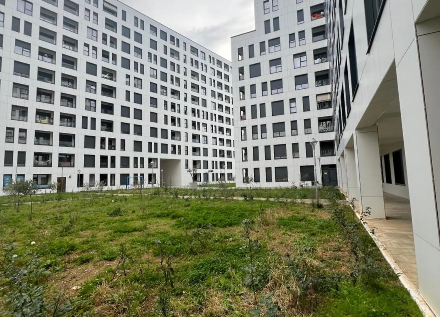 Inn Home Apartments ティラナ